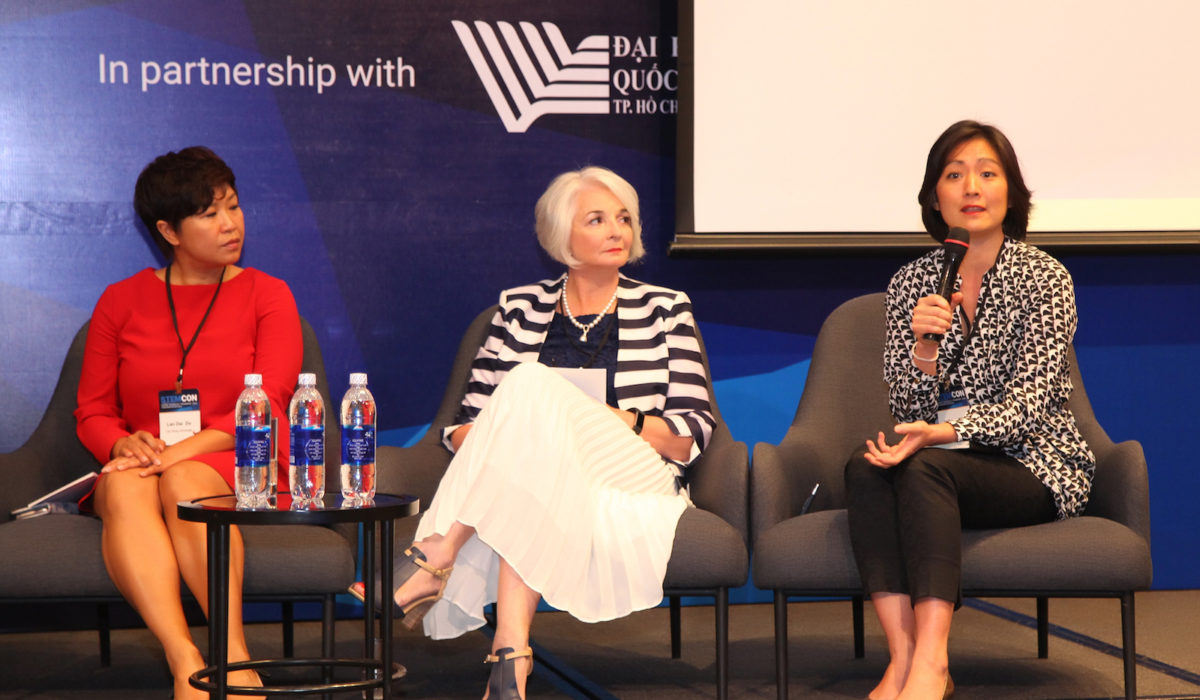 Keiko Inoue takes the mic to share her perspective on transformative models for innovation in higher education. (From left to right) Do Thi Lan Dai, chairwoman of Lac Hong University; Gael McDonald, president of RMIT University Vietnam; and Keiko Inoue, program leader for human development, World Bank Vietnam.