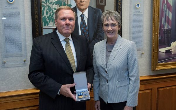 ASU professor Dahm receives highest civilian Air Force award