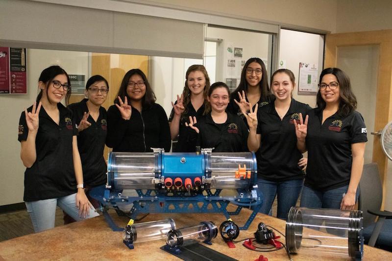 Women’s underwater robotics team makes waves in the desert