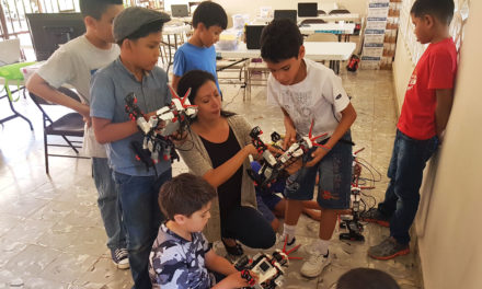 Engineering outreach across borders: From one to many, de uno a muchos