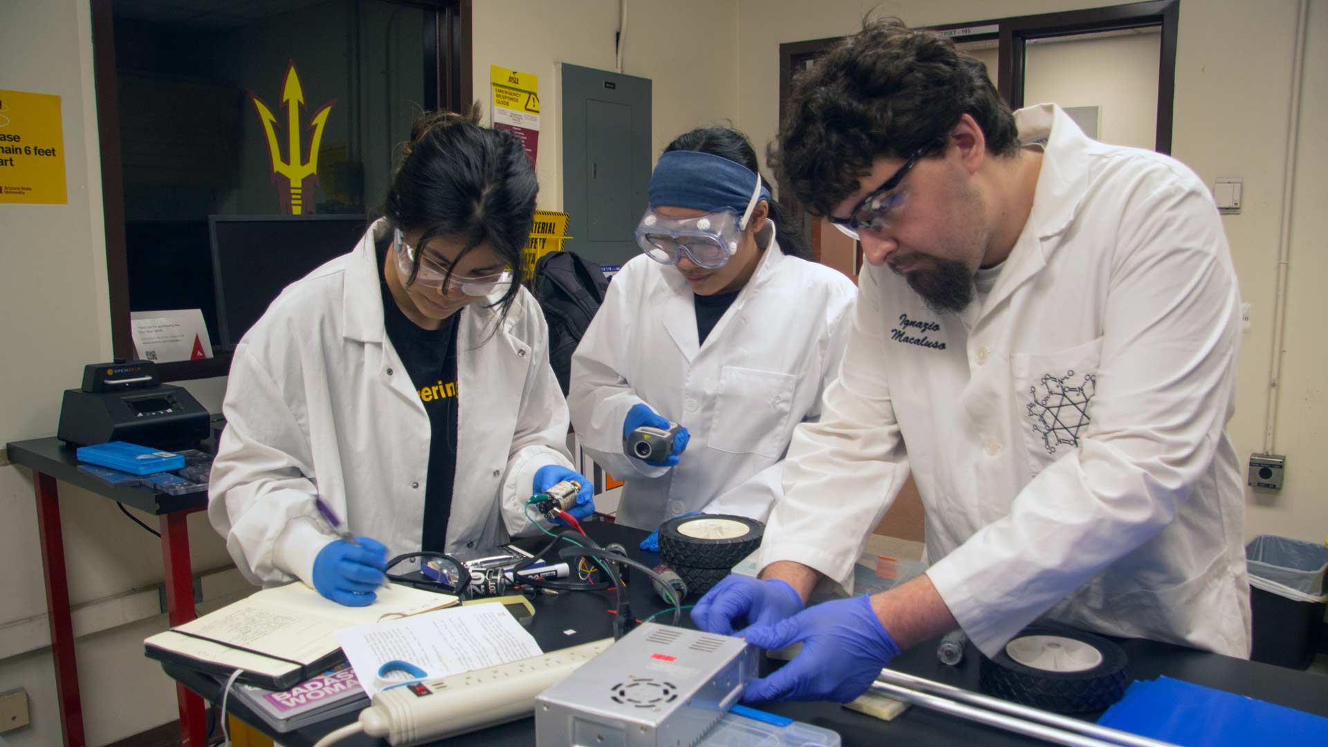 AIChE students working in lab