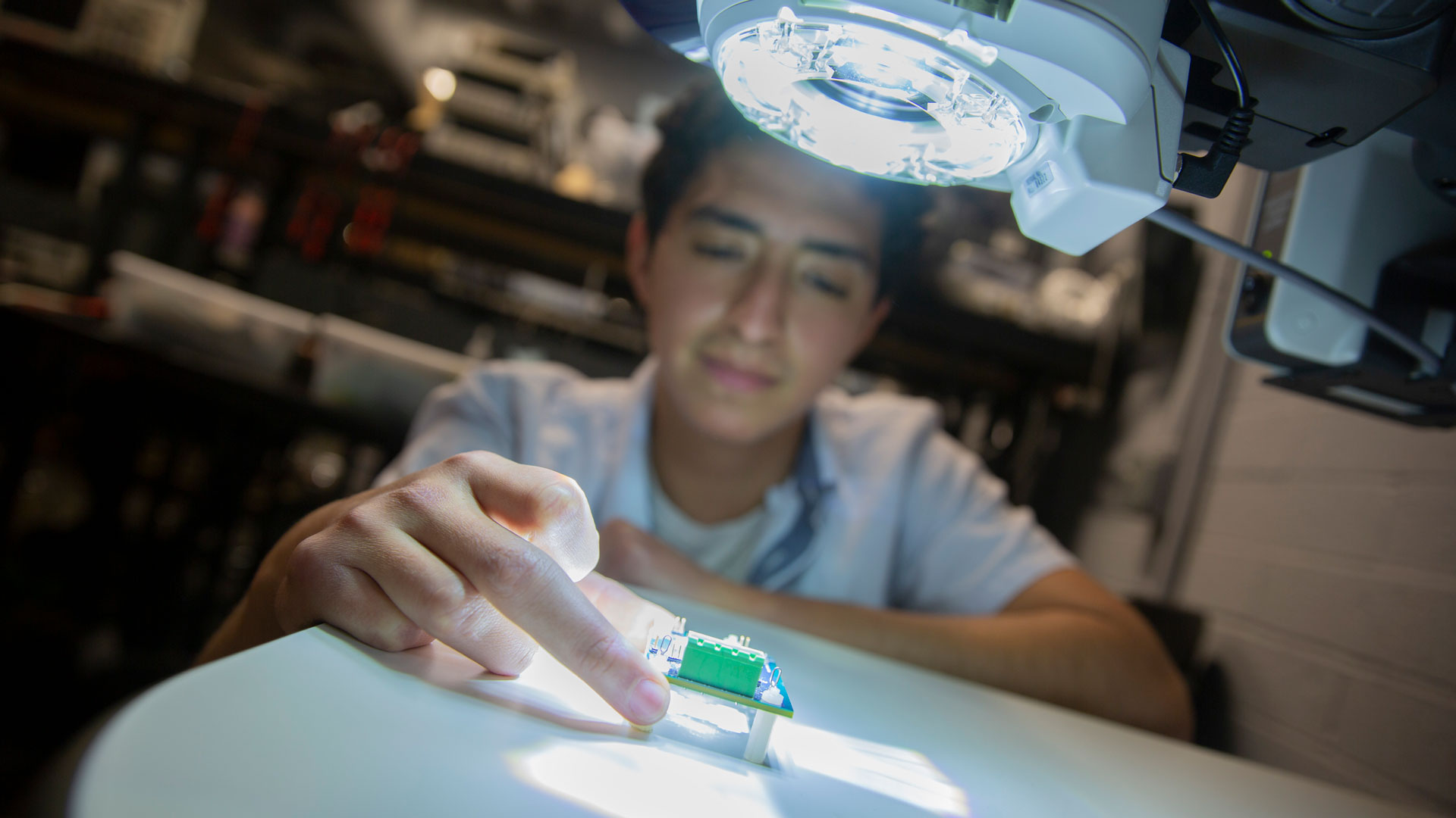ASU electrical engineering student Humberto Delgado conducts research as part of the FURI program.