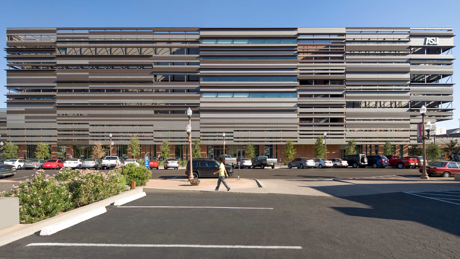 a view of the exterior of College Avenue Commons