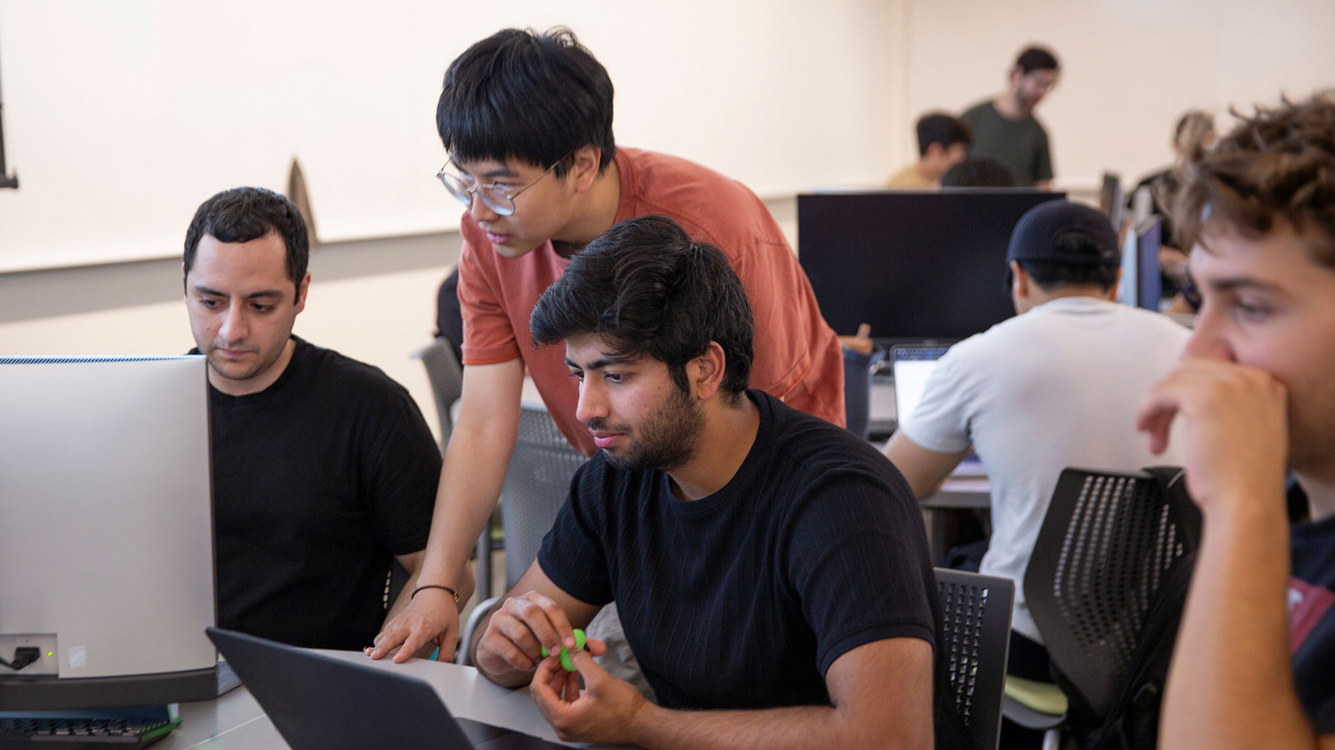 SCAI-Erik-Trickel-2025-EG-9038-a_1920x1080 students in a computer lab